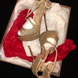 Christian Louboutin hollandrive heels